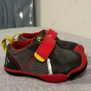 Good used condition Plae Ty in Red Steel